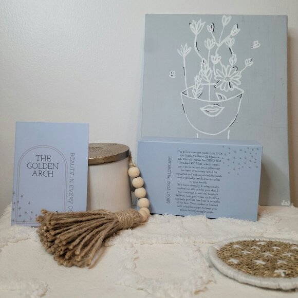 NEW The Golden Arch 100% Silk 22 Momme Pillowcase Pink, Size Q - Picture 4 of 14